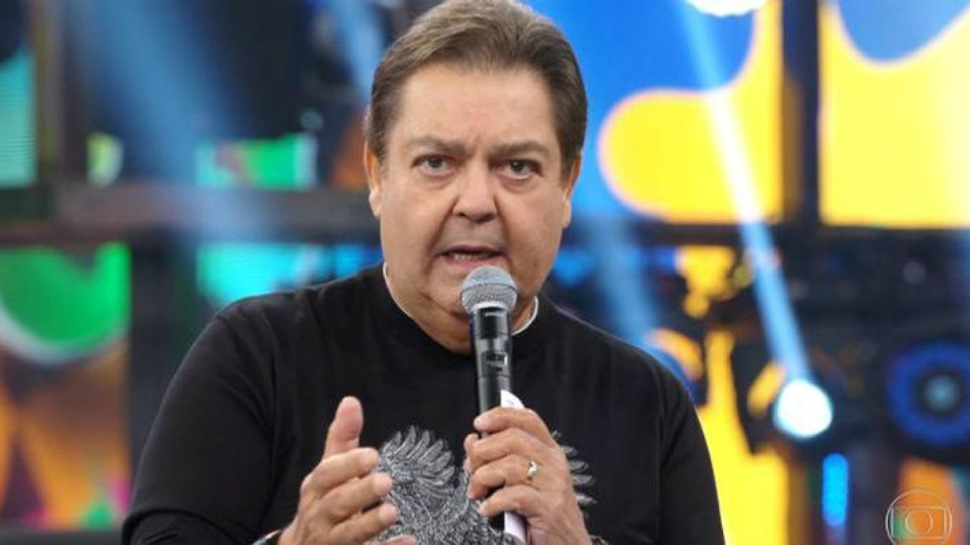 Globo tomou a decisão de antecipar a saída de Fausto Silva