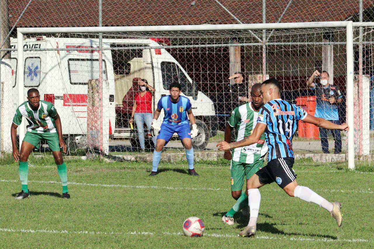Tricolor Praiano assumiu a liderança neste domingo (27) ao derrotar o Santa Cruz por 3 a 0