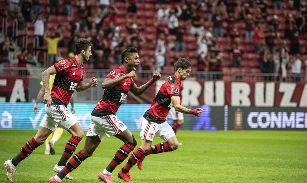 Rubro-Negro faz 4 a 1 com Rodrigo Caio, Arrascaeta e Vitinho (dois)