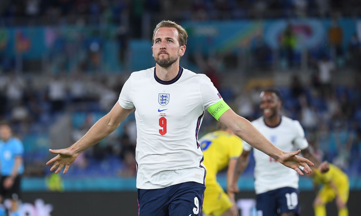 A Inglaterra volta a uma semifinal de Eurocopa após 25 anos de jejum e vai enfrentar a Dinamarca
