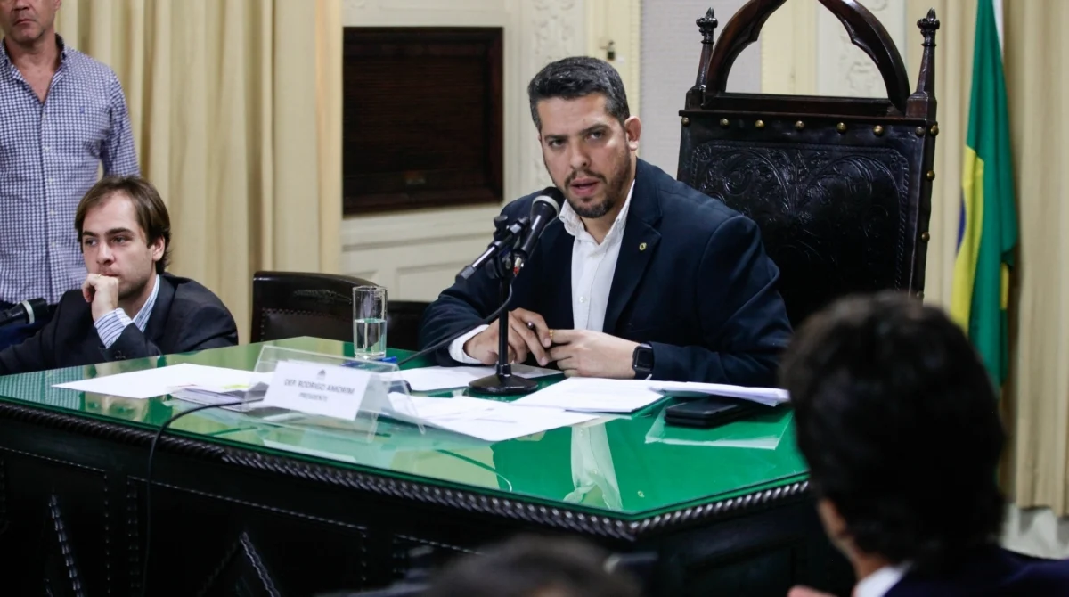 Presidente da comissão, Rodrigo Amorim: 'Se os concursados afirmam que a lista de convocados não está correta