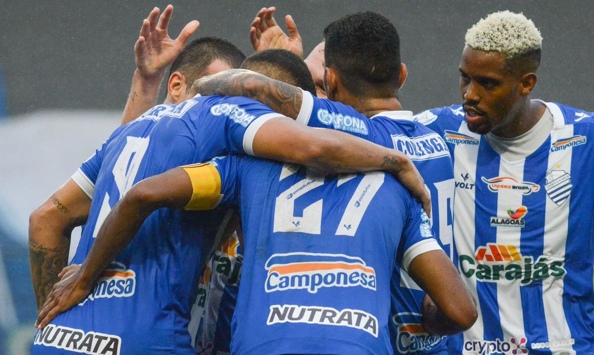 Cruzeiro e Sampaio Corrêa empatam. Ponte Preta bate Confiança