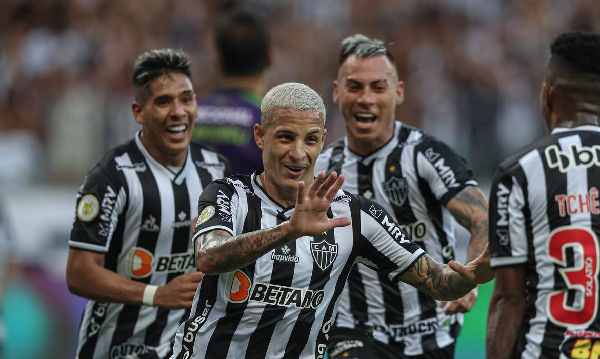 Guilherme Arana marcou o gol do jogo no Mineirão
