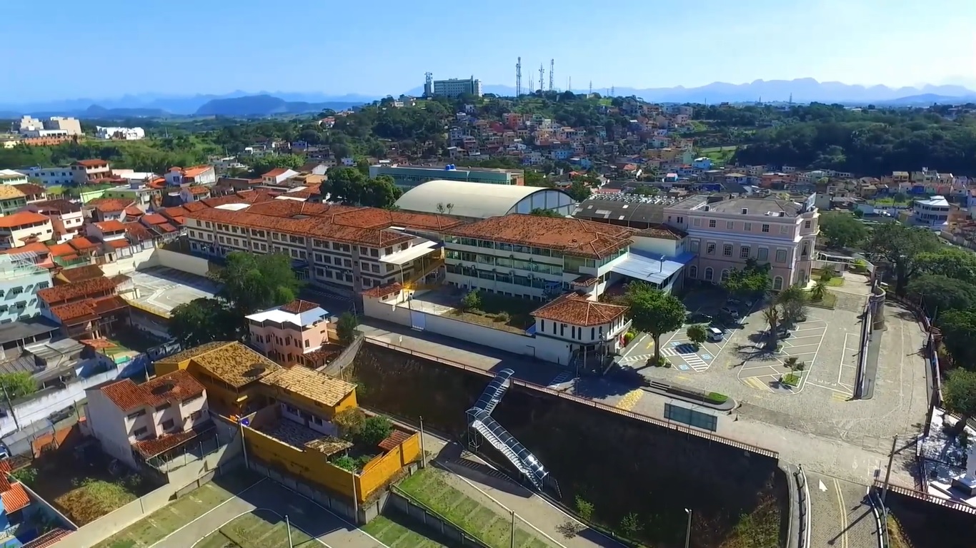 Imagem aérea da Faculdade Católica Salesiana, de Macaé 