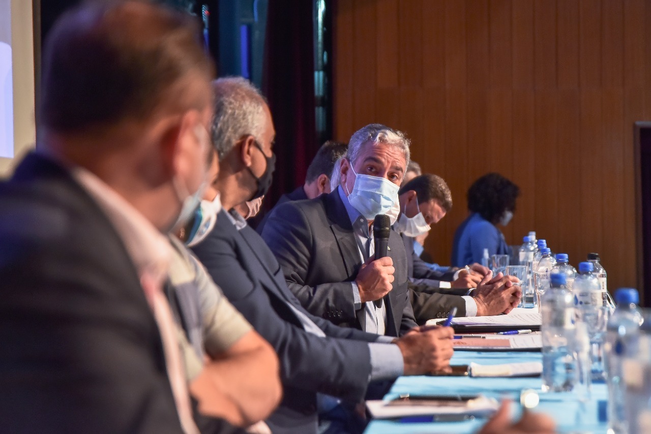 Presidente da Alerj, André Ceciliano, conduz debate sobre o Fundo Soberano no Teatro Sesi-Firjan de Itaperuna 