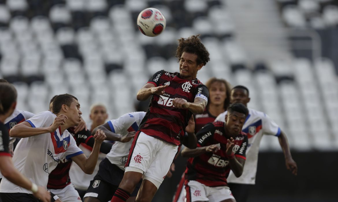 Rubro-Negro perde muitos gols e fica distante do líder Fluminense