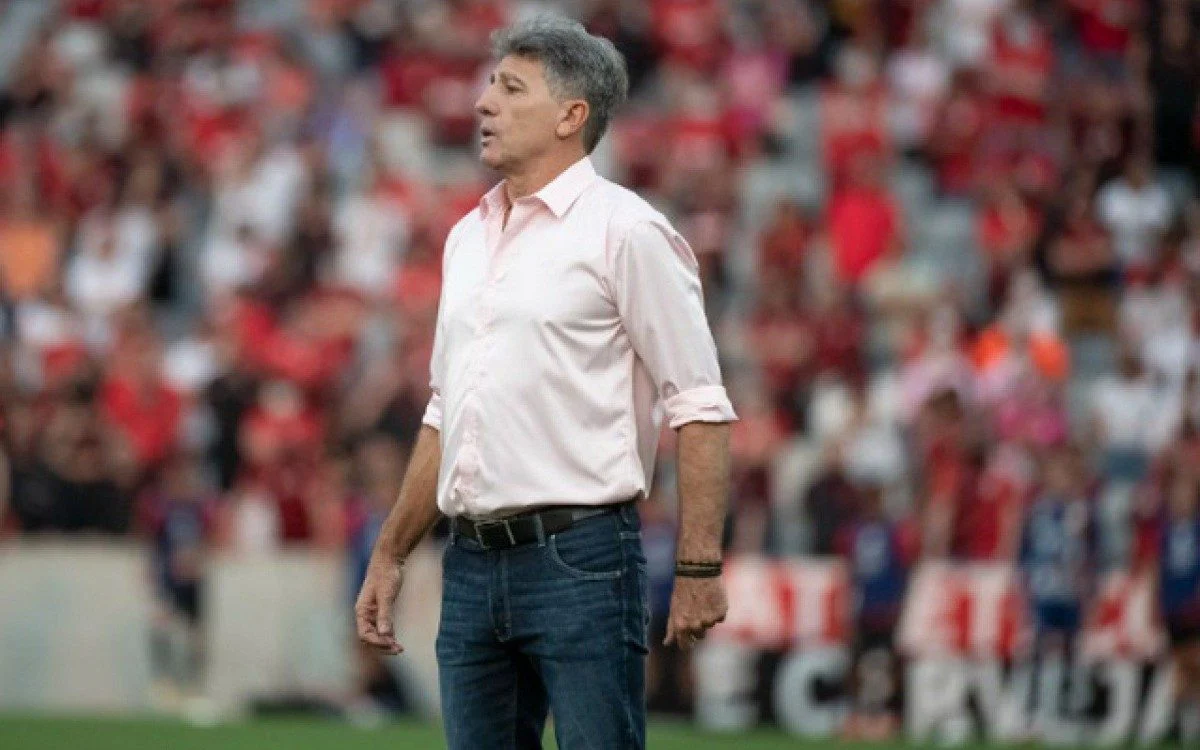 Técnico está desempregado desde que deixou o Flamengo em novembro do ano passado