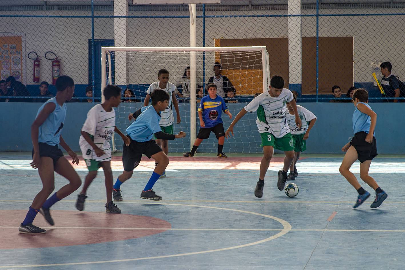 Nesta quinta-feira haverá jogos de vôlei (masculino e feminino) no Ciep Municipal Maringá