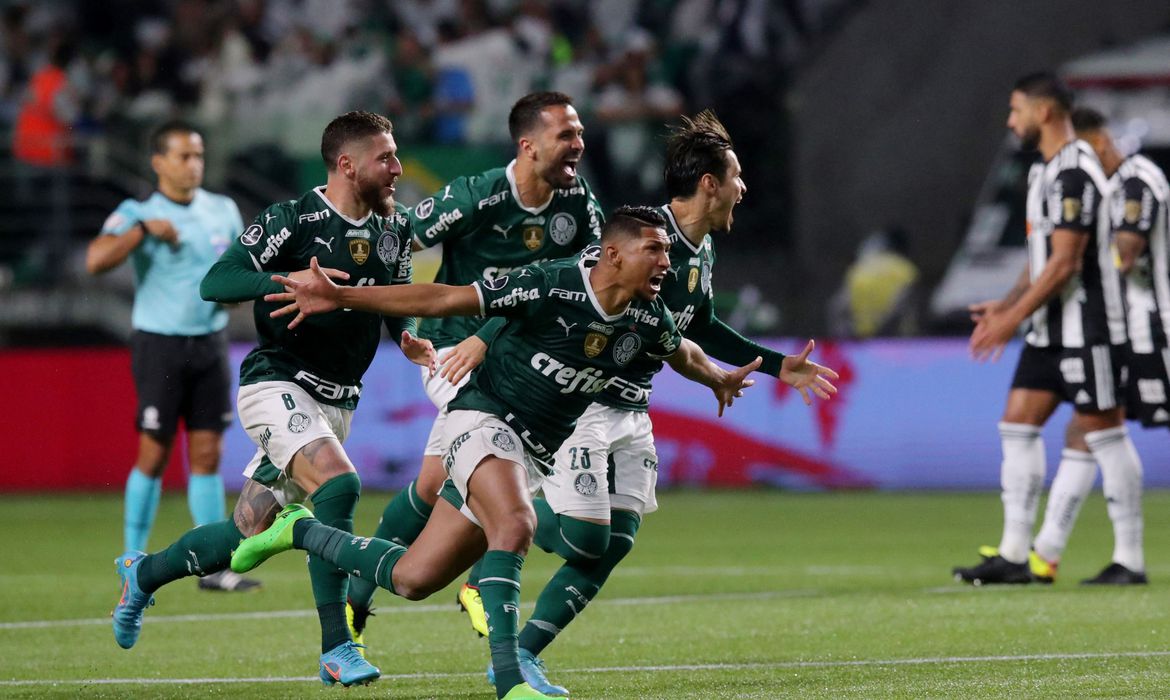 Verdão supera o Atlético-MG e mostra força na Libertadores