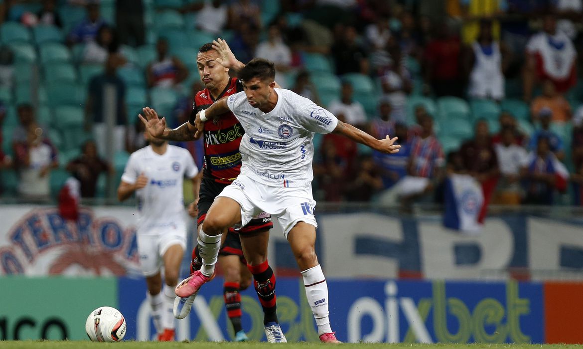 Atacante Matheus Davó marcou os gols do jogo