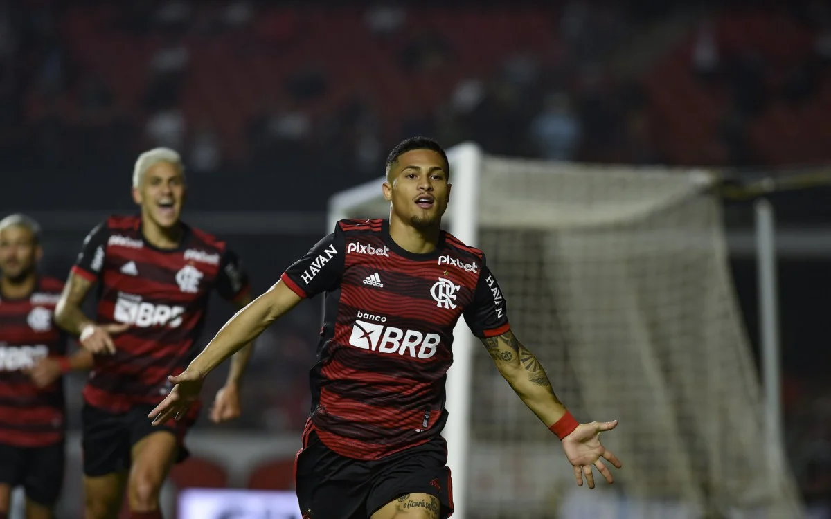 João Gomes comemora o gol marcado contra o São Paulo