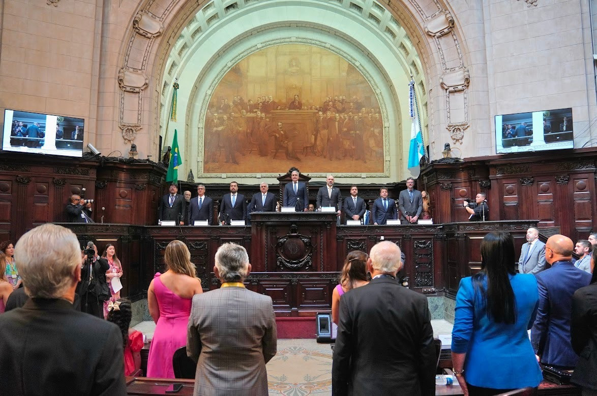 Parlamentares participaram da cerimônia de posse do governador no Palácio Tiradentes, ex-sede da Alerj.