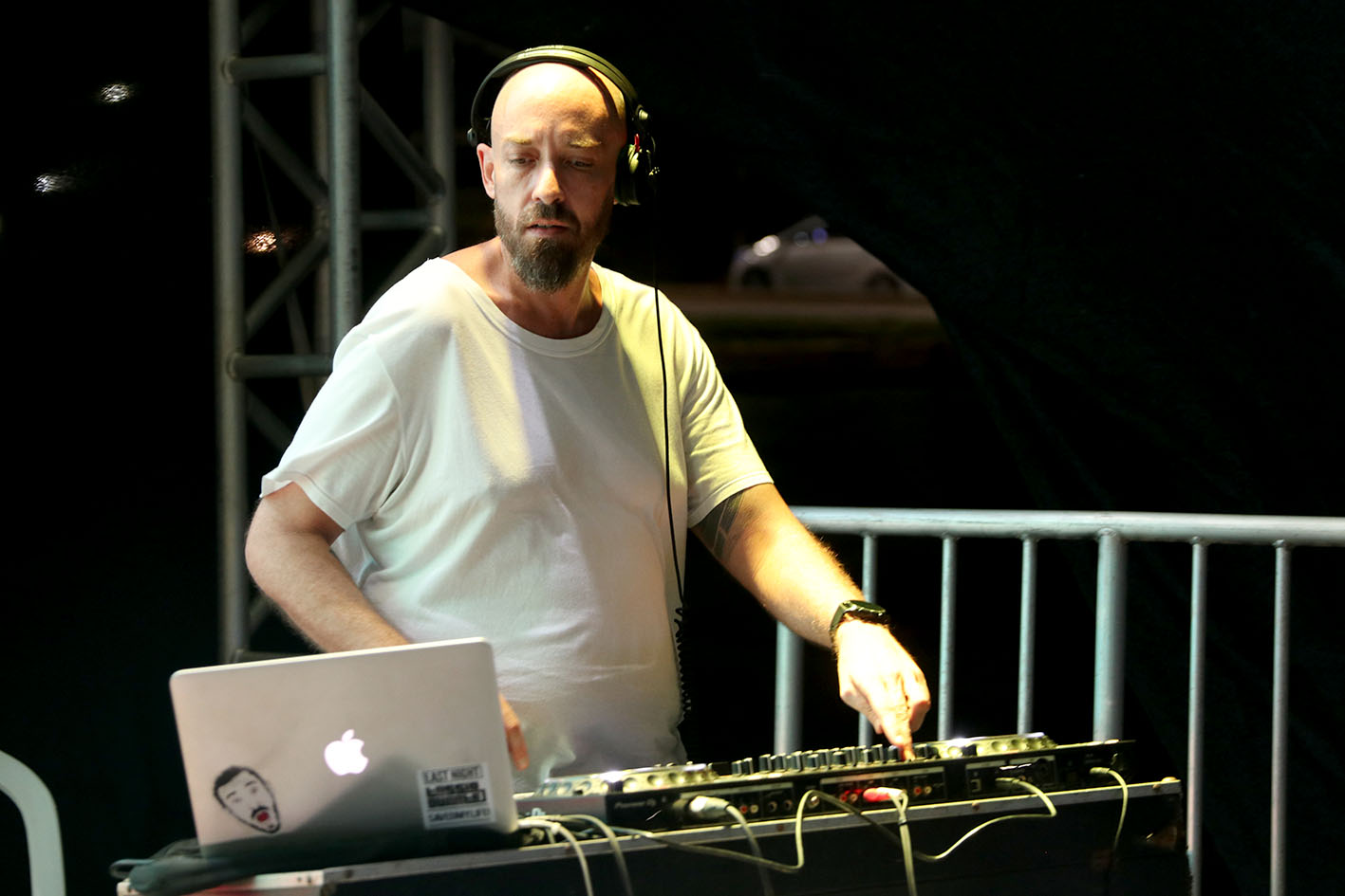 Na Barra, o DJ Tássio Duarte fez um show voltado para o Carnaval
