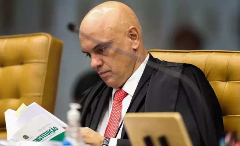 Para Zambelli, não é oportuno tirar Moraes da Corte agora, já que o substituto seria indicado por Lula