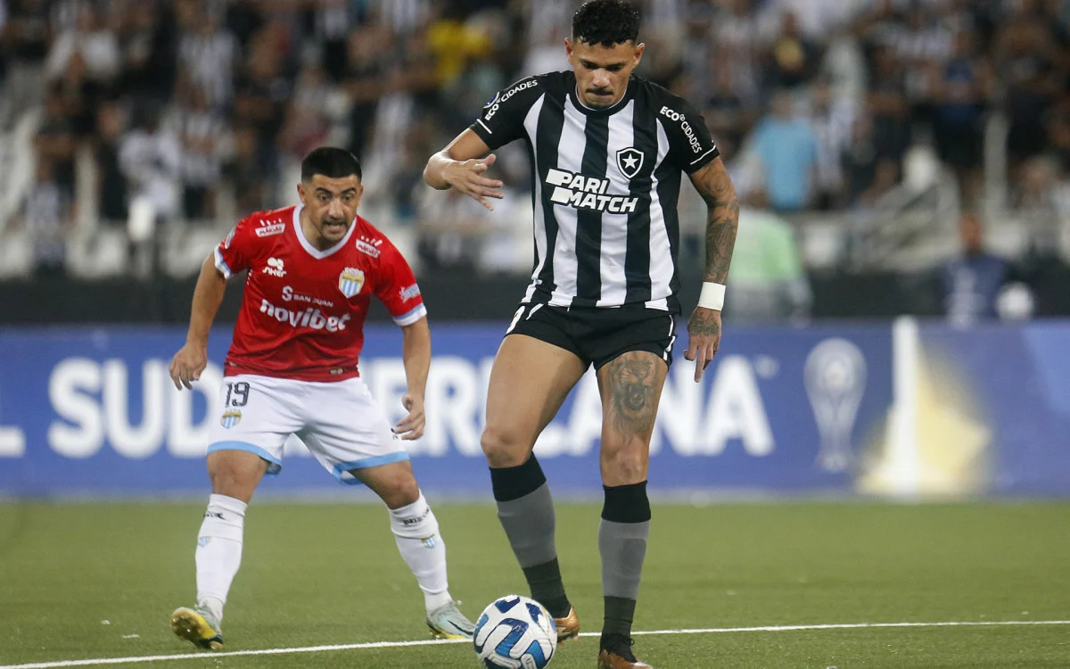 Tiquinho. Botafogo x Magallanes CHI pela Copa Sulamericana no Estadio Niltos Santos