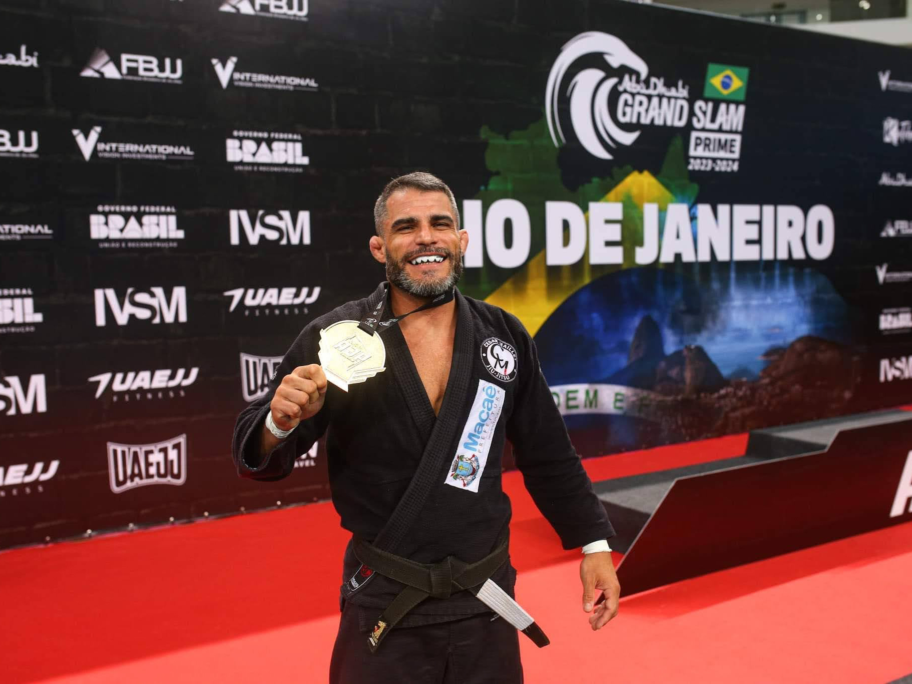 Isaac Guimarães conquistou a medalha de ouro no Campeonato Abu Dhabi Grand Slam