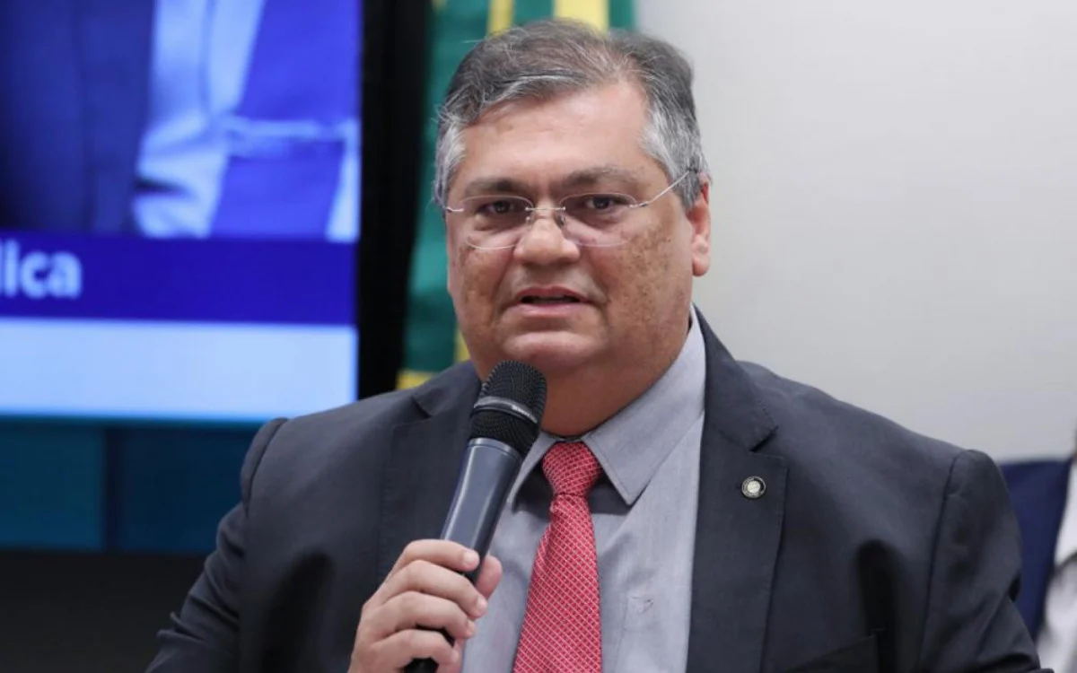 Flávio Dino (PSB) questiona a segurança das urnas eletrônicas