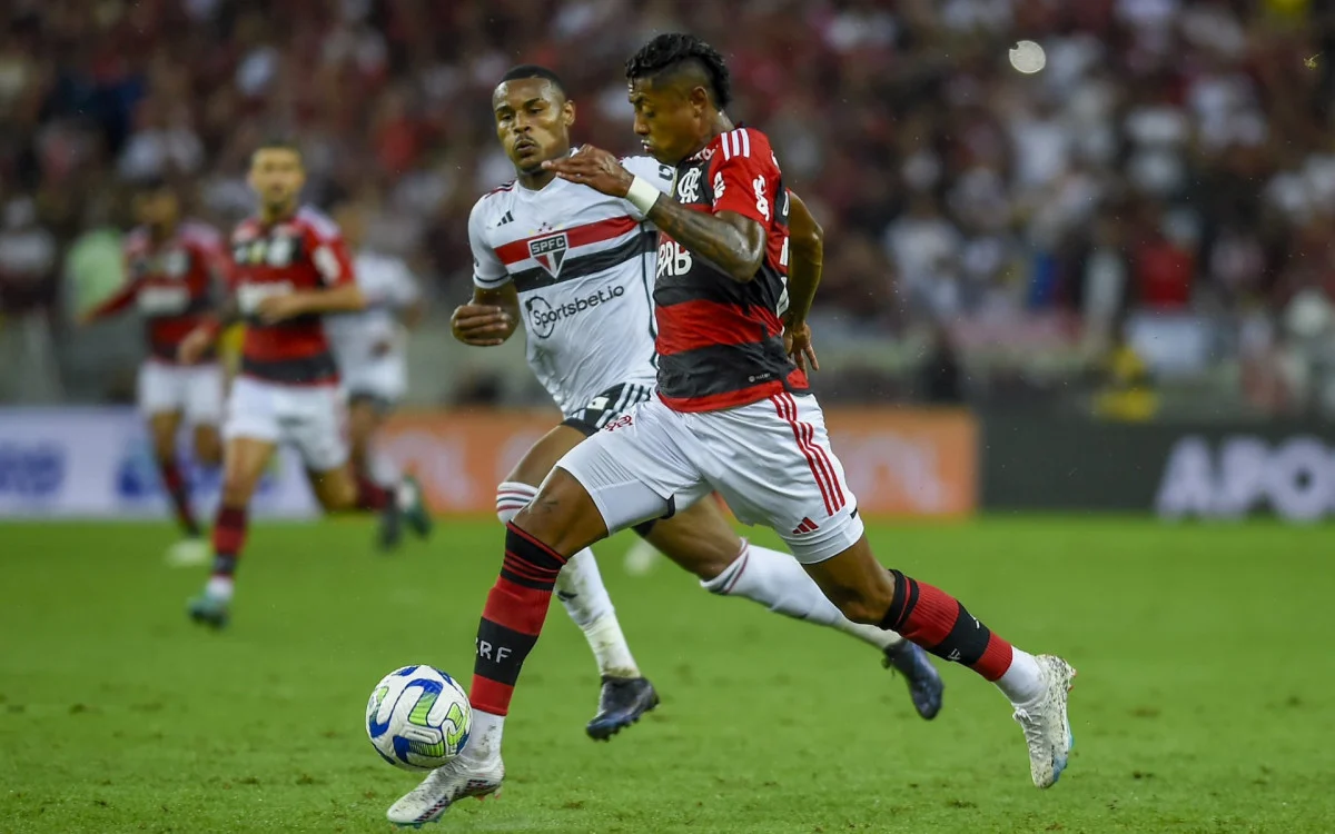 Contra os reservas do São Paulo, o Rubro-Negro saiu atrás e só escapou da derrota no fim com um gol de pênalti marcado por Pedro