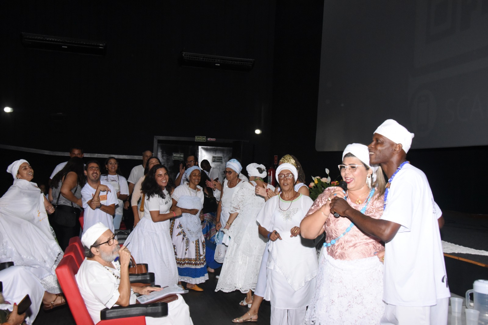 Evento teve debate sobre o futuro da religião, exibição de filme e apresentações dos grupos Vozes da Fé e Samba Show