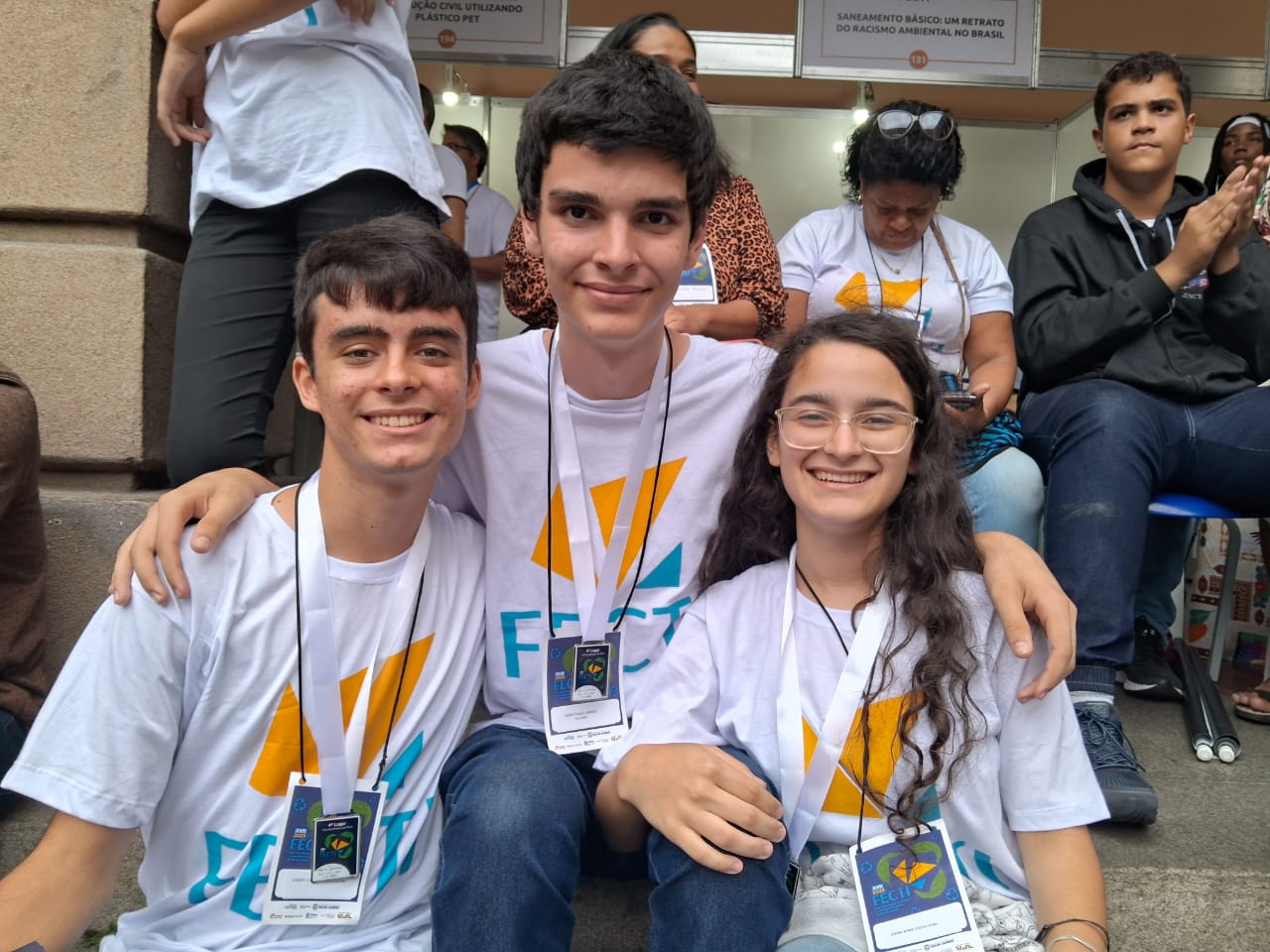Joana, Gabriel e Pedro Paulo adoram participar de projetos na escola e são fãs de matemática