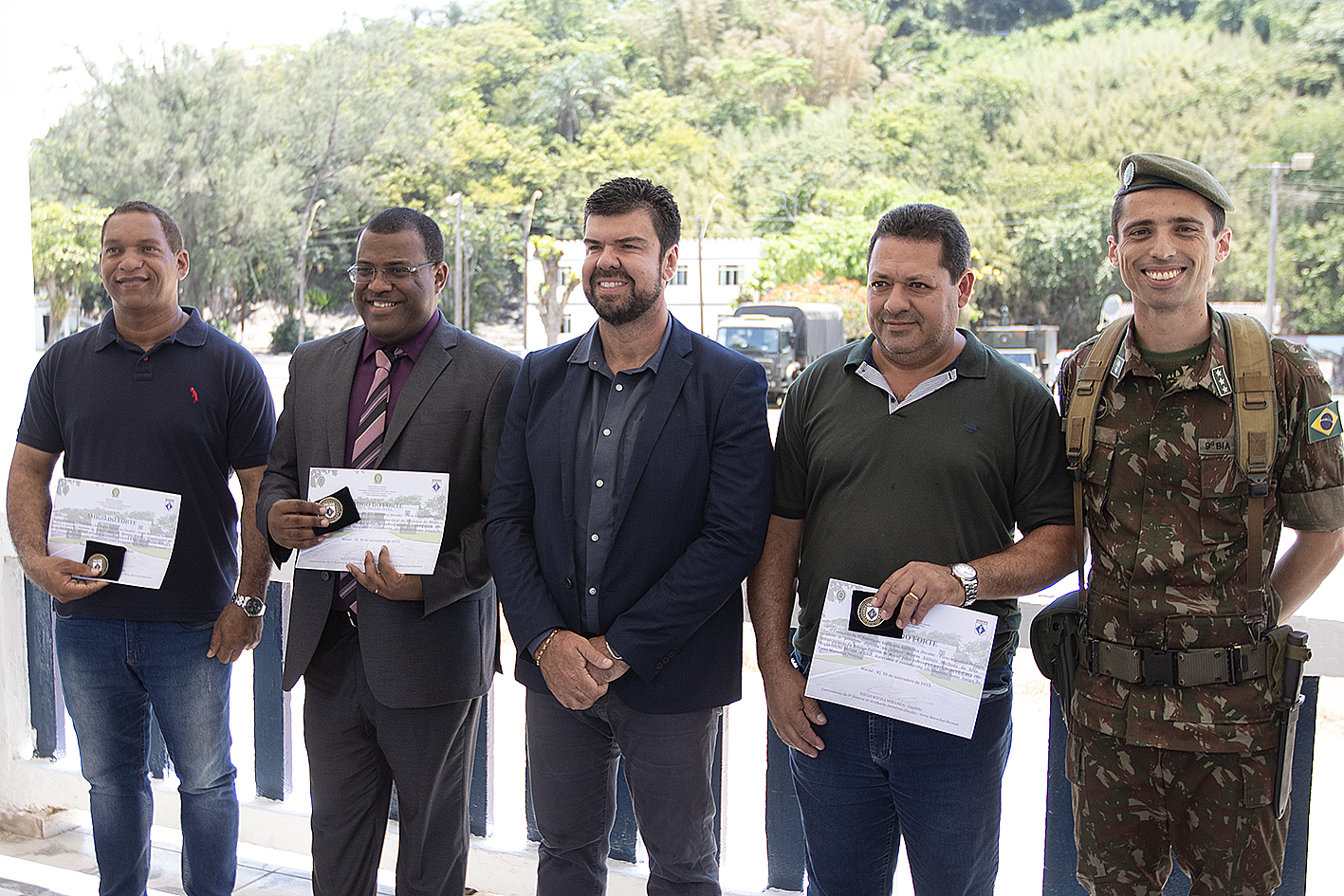 A solenidade militar contou com a participação do prefeito Welberth Rezende junto ao comandante da 9ª Bateria, o capitão de artilharia Diego Rocha Miranda.