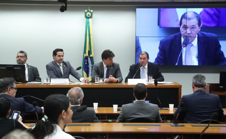 Carlos Augusto Simões (D) representou o Ministério do Trabalho na audiência