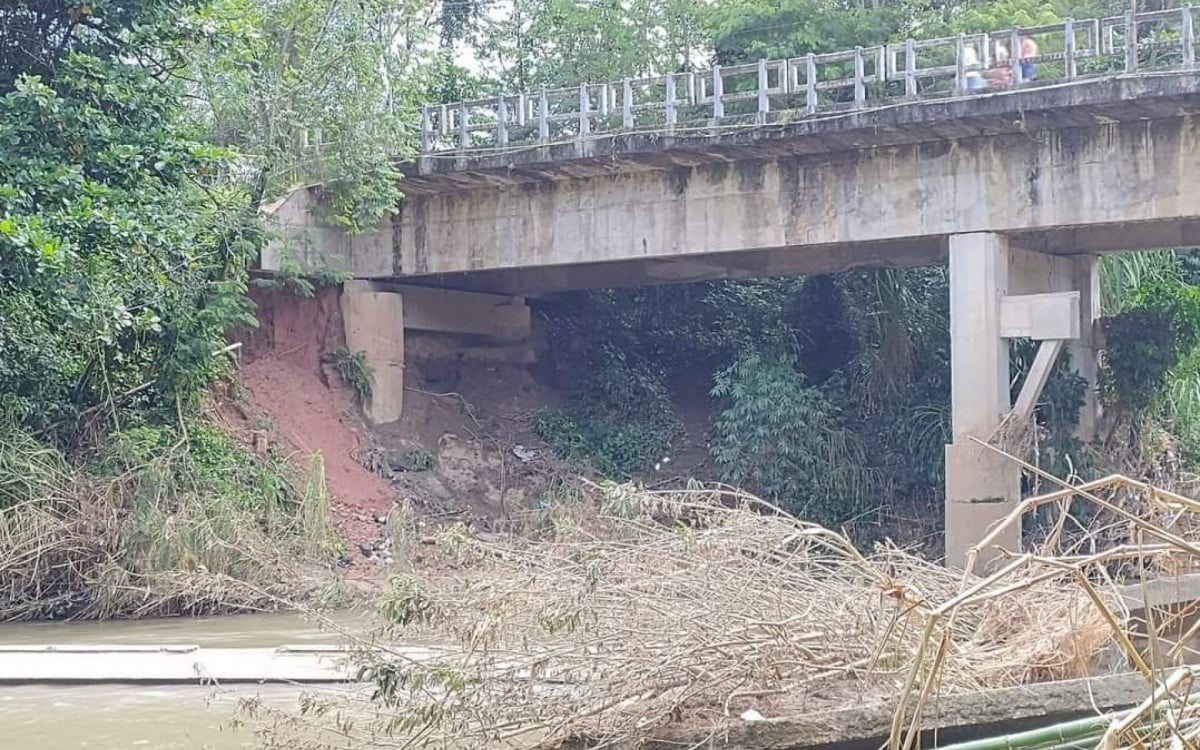 Estrutura da ponte de Japuíba estaria em risco