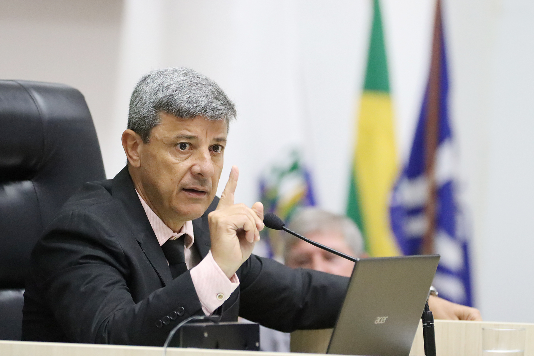 O presidente do Legislativo, Cesinha, pediu esclarecimentos à prefeitura