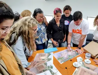 Prefeito apresenta projeto de espaço para artesãos na Praia dos Cavaleiros