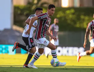Fluminense abre dois de vantagem, mas cede empate ao Atlético-MG em Cariacica