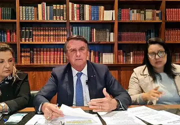 Bolsonaro informou que o projeto de lei orçamentária prevê recursos para reajustes