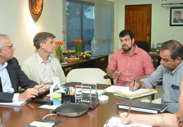 Em reunião realizada nesta terça-feira (30), o prefeito Welberth Rezende recebeu comitiva de gerentes da Petrobras