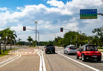 No local, foram instalados os novos semáforos para proporcionar mais segurança para os condutores