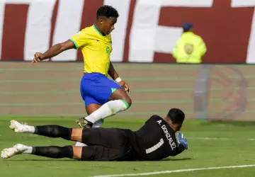 Seleção brasileira perde de 1 a 0 na estreia do quadrangular final