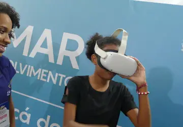 Estande da Codemar disponibiliza óculos de realidade virtual com projetos da companhia