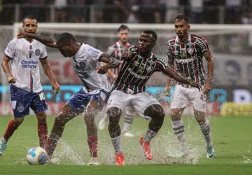 Lance do jogo entre Bahia e Fluminense na Arena Fonte Nova