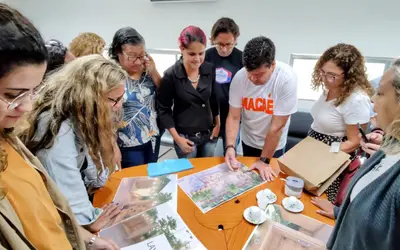 Prefeito apresenta projeto de espaço para artesãos na Praia dos Cavaleiros