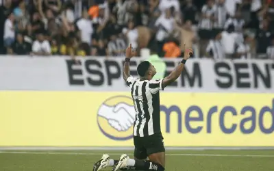 Botafogo vence a LDU por 2 a 1 e assume vice-liderança de seu grupo